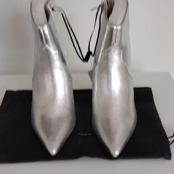 Express Pointed Toe Thin Heeled Booties. Metallic Silver. Size 8 - Picture 8 of 16